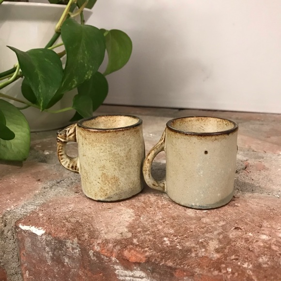 Vintage stoneware pottery egg cups mini mugs marked Giftcraft pair of 2 - Picture 8 of 8